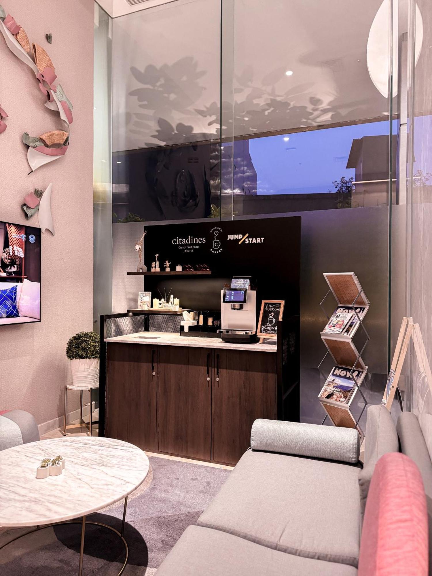 Citadines Gatot Subroto Jakarta Exteriör bild